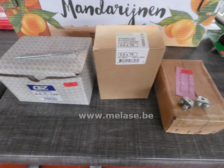 Spaanplaatvijzen en kabelklemmen