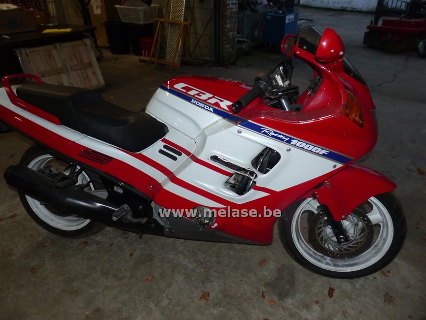 Moto "Honda 1000F Racing"