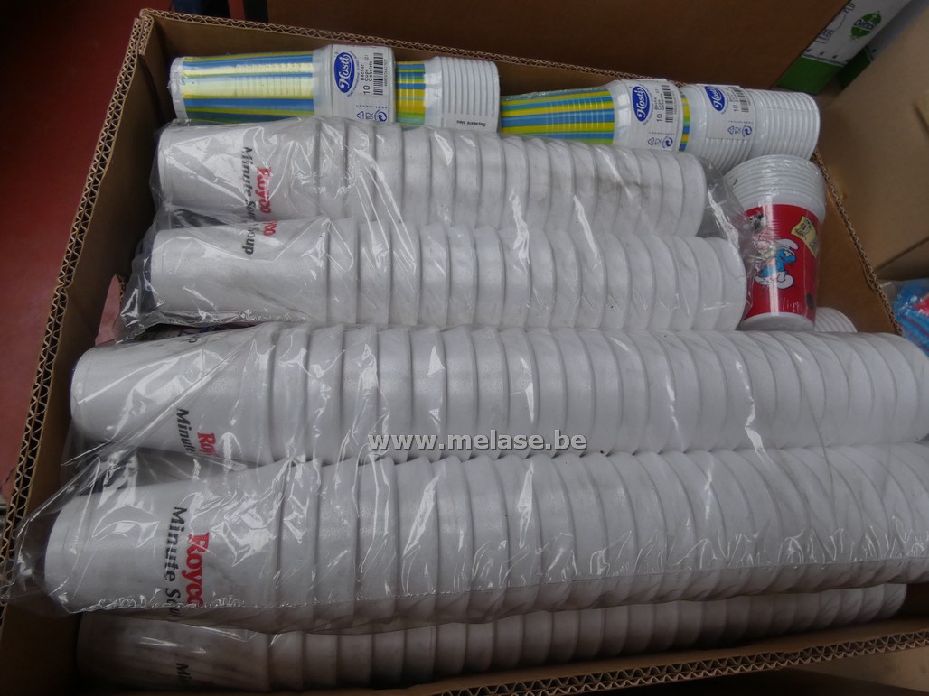 Doos "plastiek bekers"