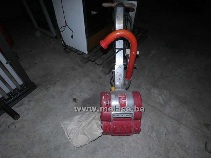 Schuurmachine "Hiretech"