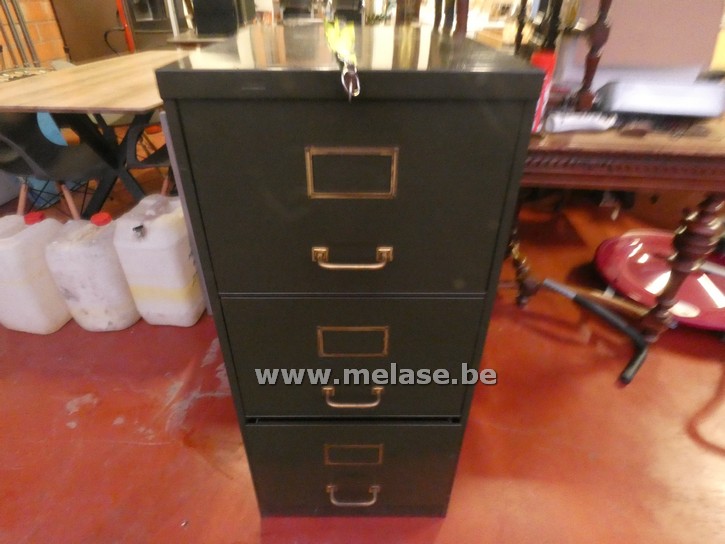 Metalen ladenkast