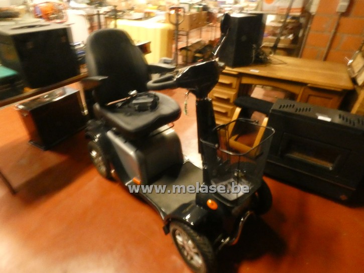 Scootmobiel "Revatak Solo QS4"