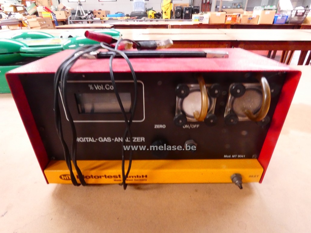 Digital gas analyzer
