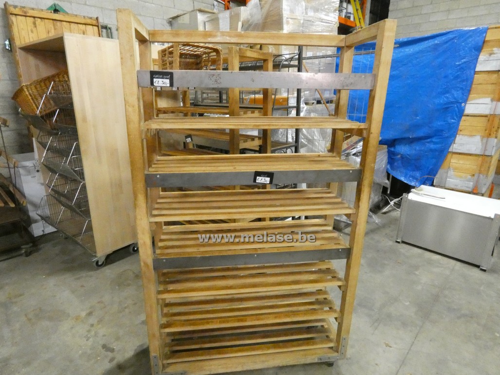 Houten broodkar