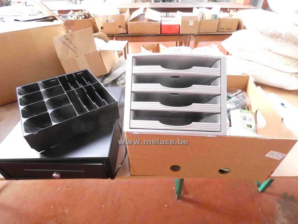 Draagtassen en bureelvaria