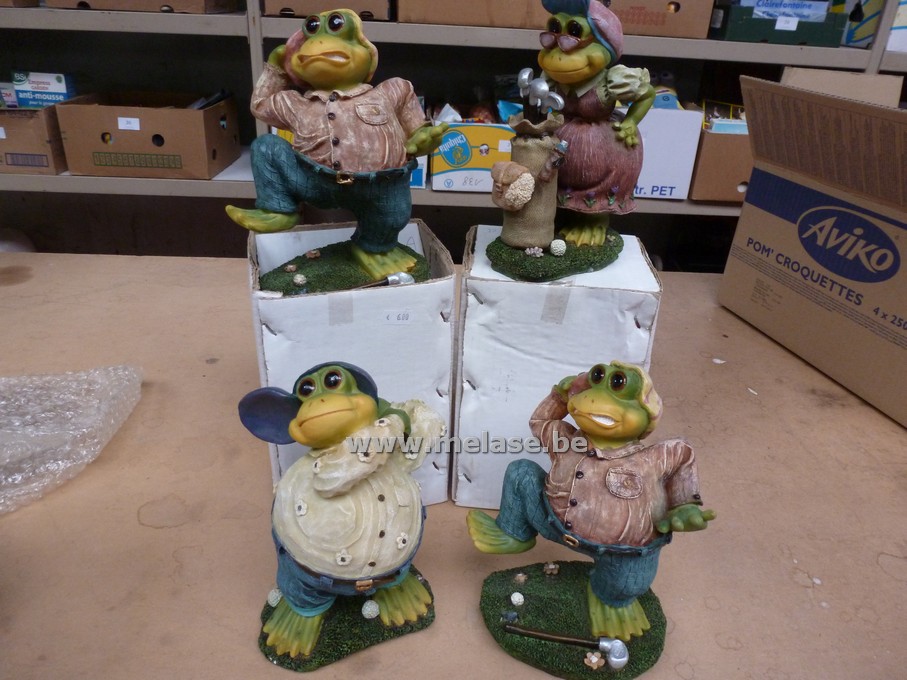 Beeldjes "kikkers"
