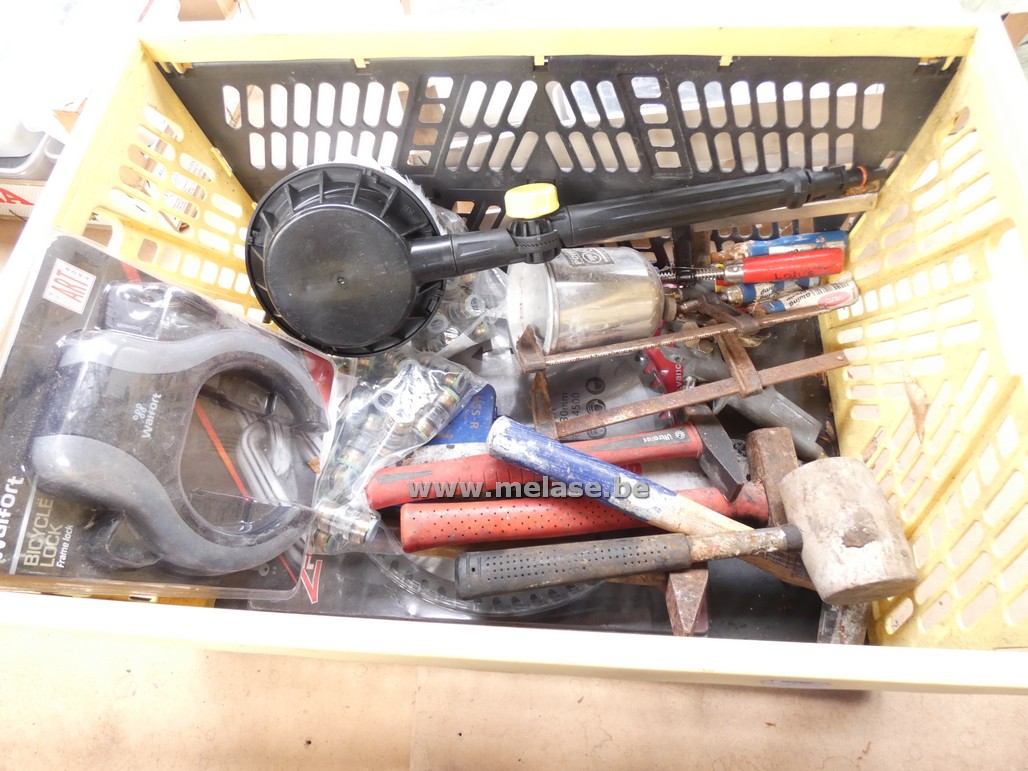 Mandje klein gereedschap