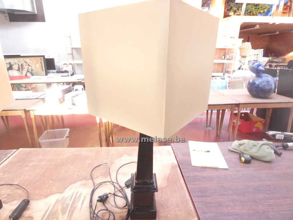 Schemerlamp "zwarte voet/beige kap"