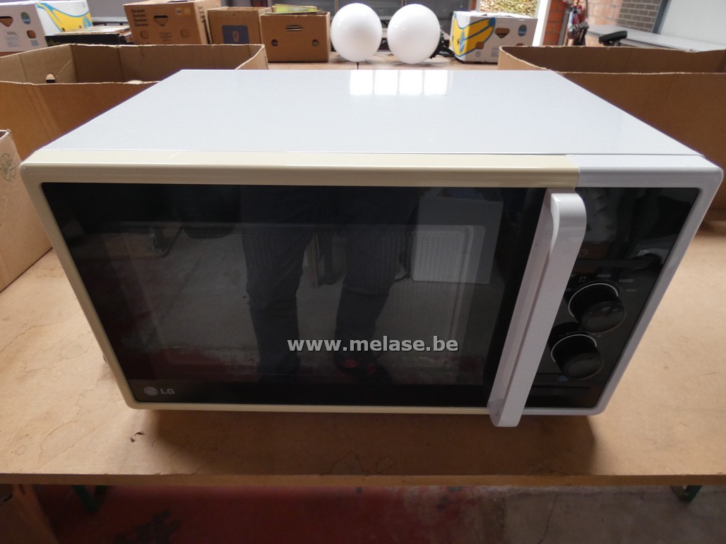 Microgolfoven "LG"