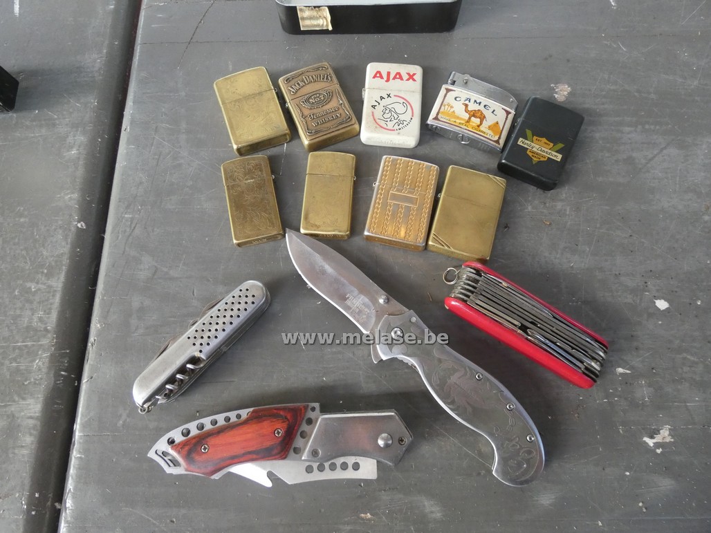 Zakmessen en zippo's