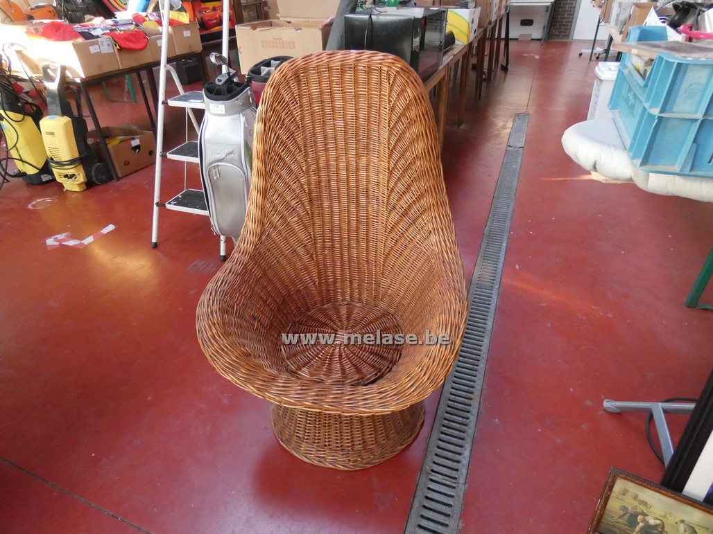 Rotan kuipstoel