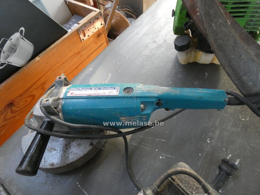 Haakse slijper "Makita"