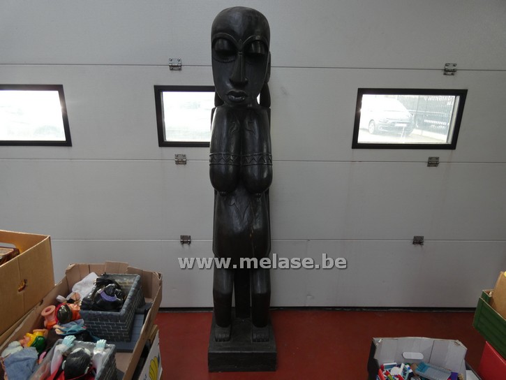 Houten beeld "Afrikaanse dame"