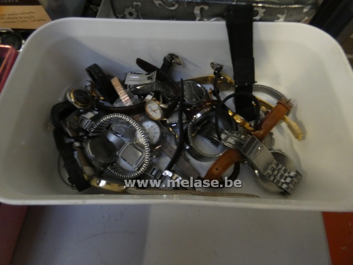 Bakje "met horloges"
