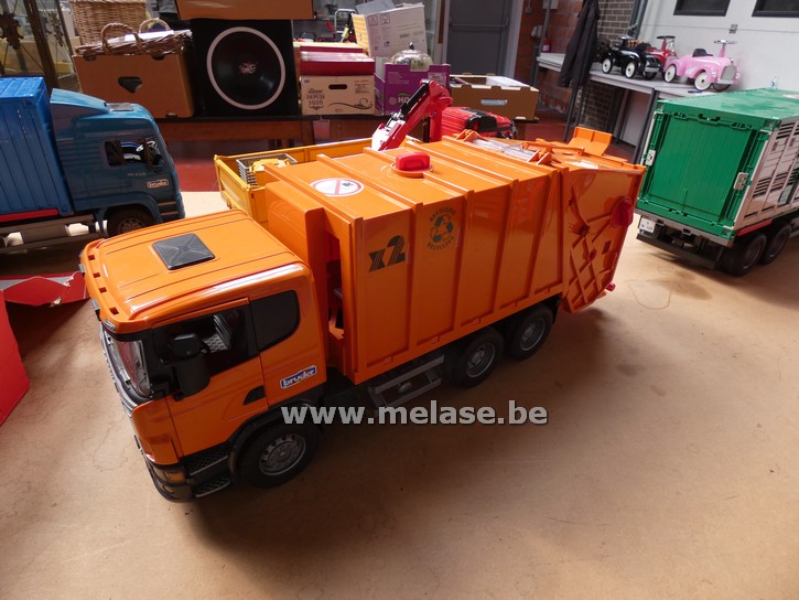 Vuilniswagen "Bruder - Scania"