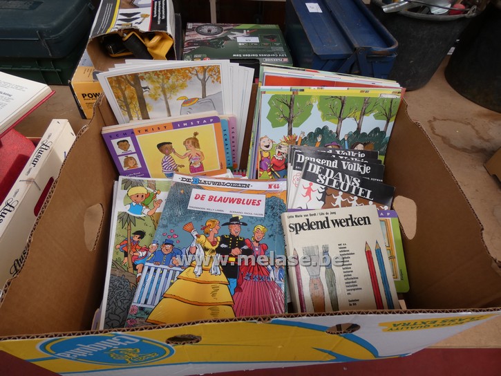 Doos kinderboeken en strips