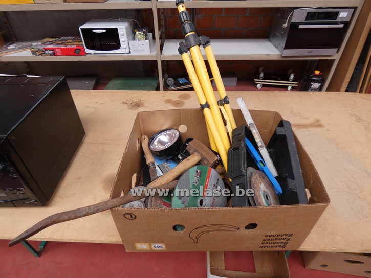 Doos divers gereedschap