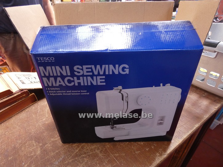 Mini naaimachine "Tesco"