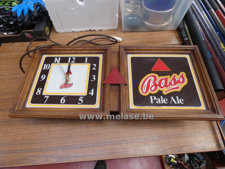 Wandklok met verlichting "Bass Pal Ale"