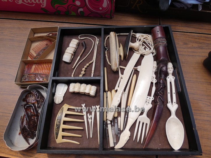 Diverse sieraden en gebruiksvoorwerpen "ivoor"