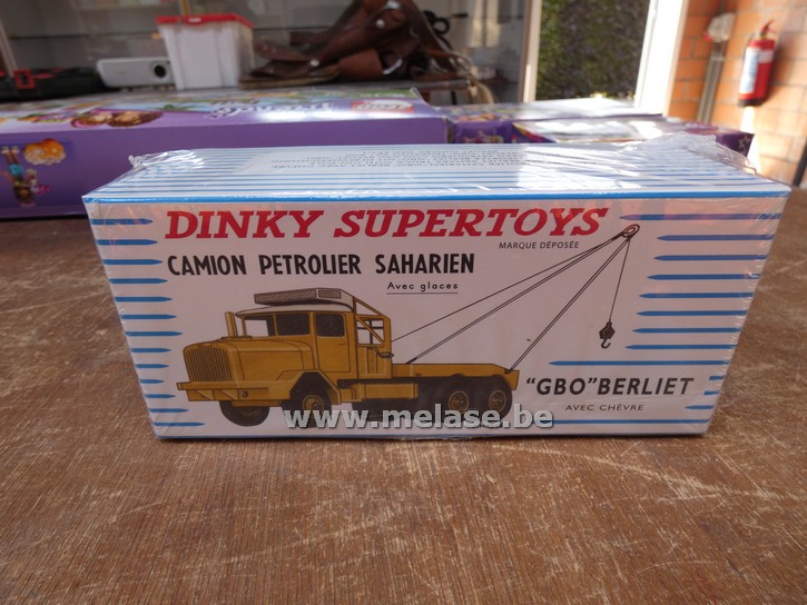 Miniatuurauto "Dinky Supertoys"
