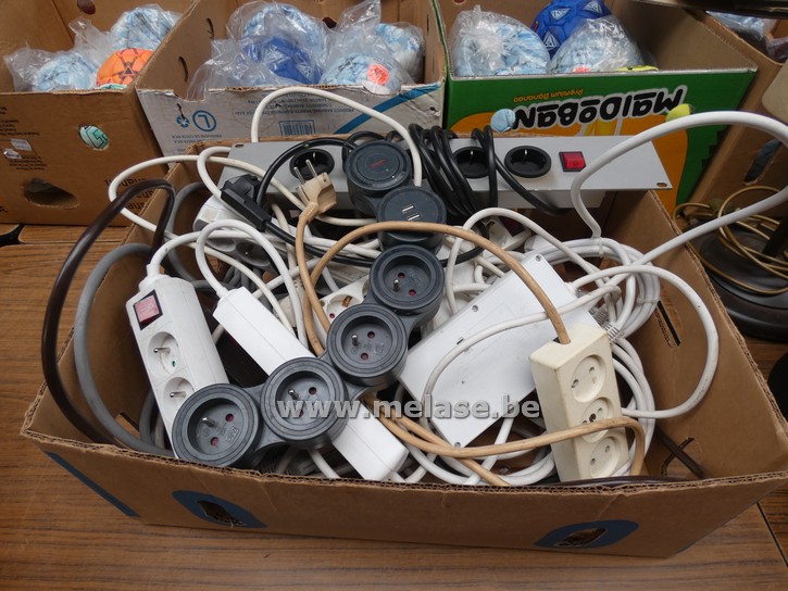 Bak verlengkabels en contactdozen