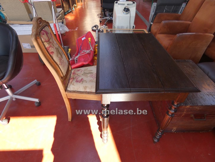 Houten stoel "bloemmotief"