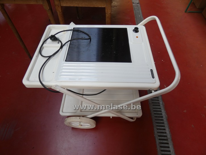 Elec. grill in meubel op wielen