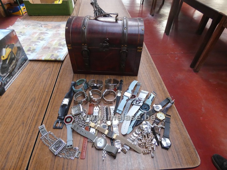 Houten kistje "met horloges"