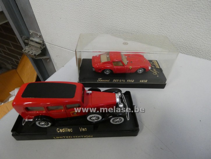 Miniatuurauto's "Ferrari - Cadillac"