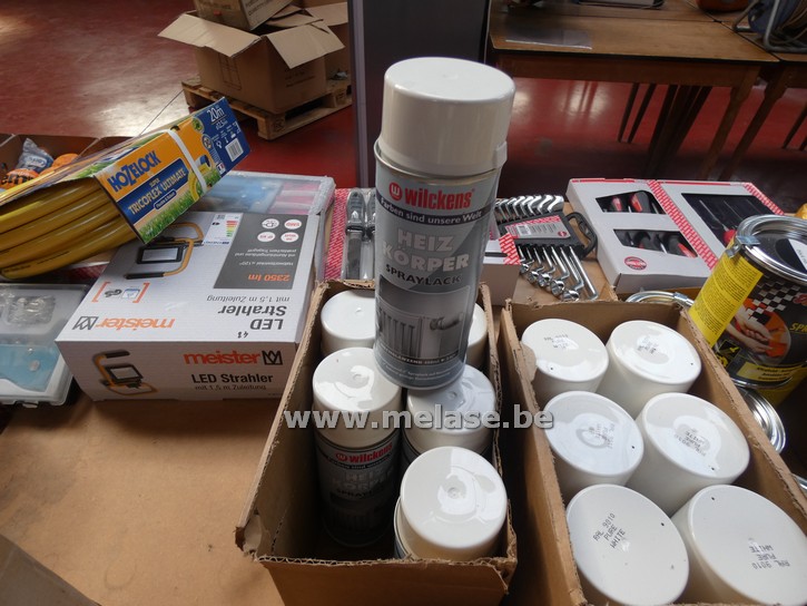 Spuitbussen "Radiatorlak - Willekens"