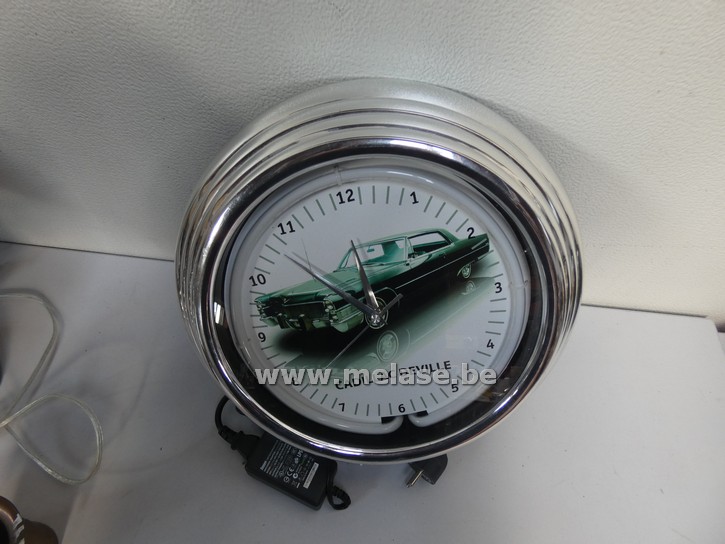 Wandklok met verlichting