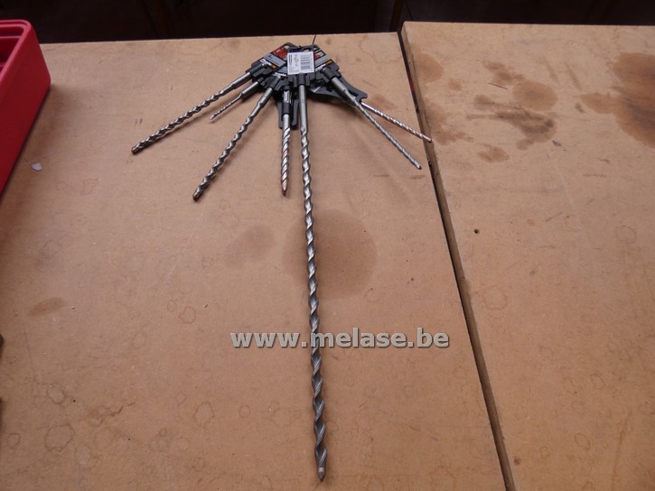 Borenset "Black & Decker Piraniha"