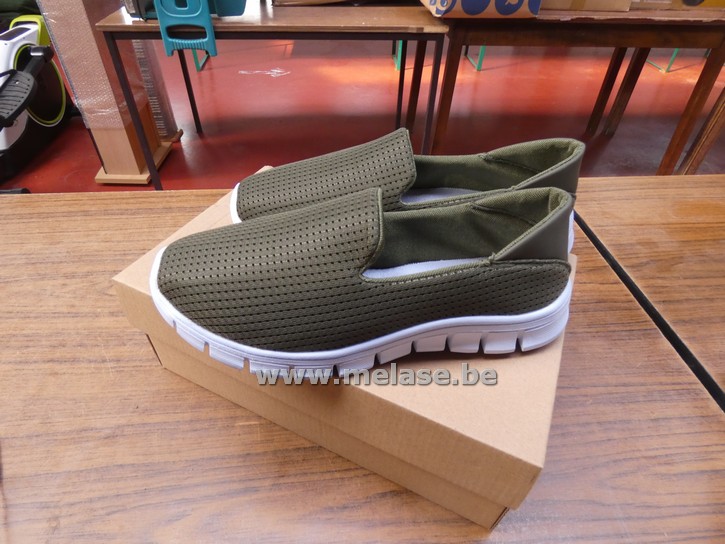Slip-on sneaker "kaki"
