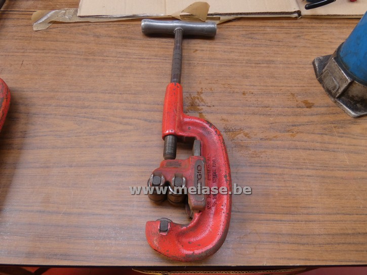 Kleinere buizenbuiger "Rigid"