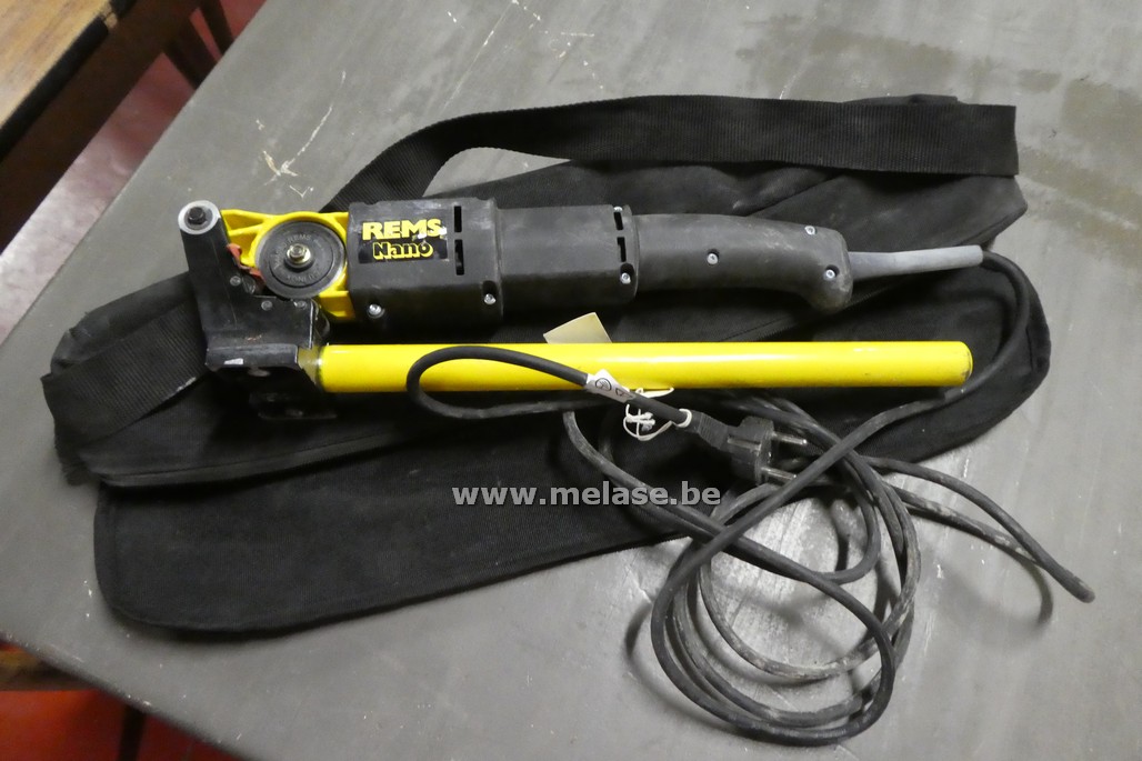 Buisafkortmachine "Rems Nano"