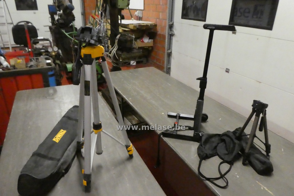 Statieven "DeWalt - König - Clickart"