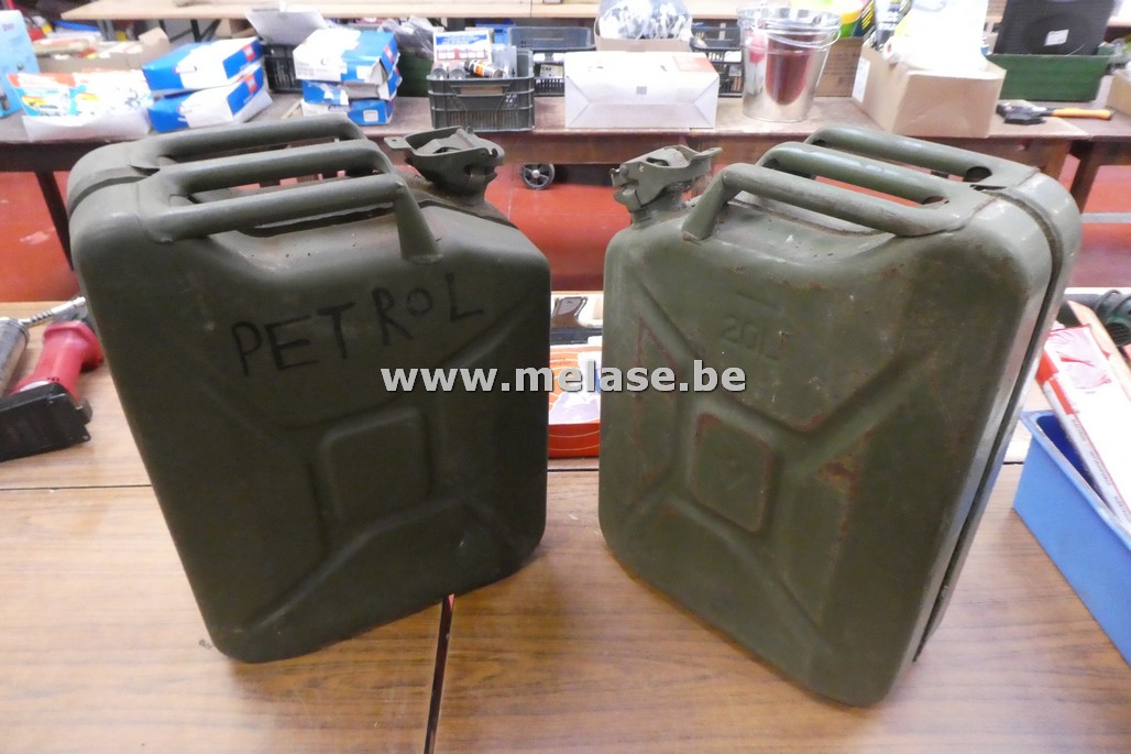 Metalen jerrycans 
