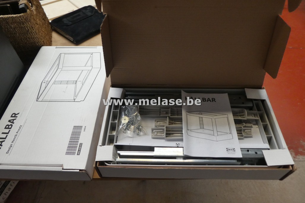 Rekje voor afvalbakken "Hallbar - Ikea"