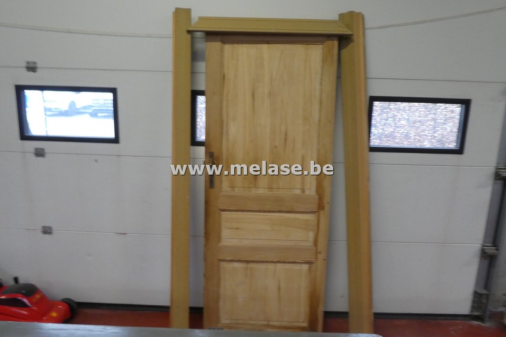 Deur met omlijsting