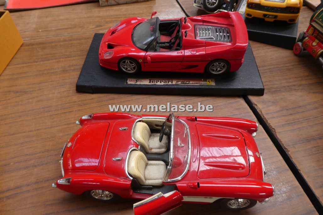 Miniatuurauto's "Ferrari F50 1995 - Chevrolet Corvette 1957"