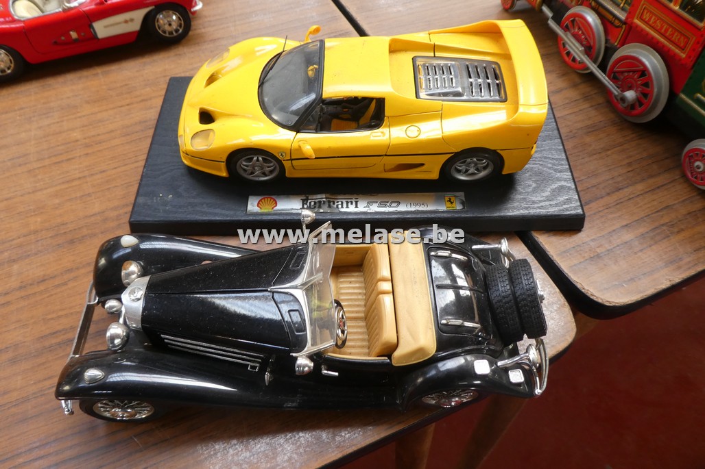 Miniatuurauto's "Ferrari F50 1995 - Mercedes Benz Roadster 1936"