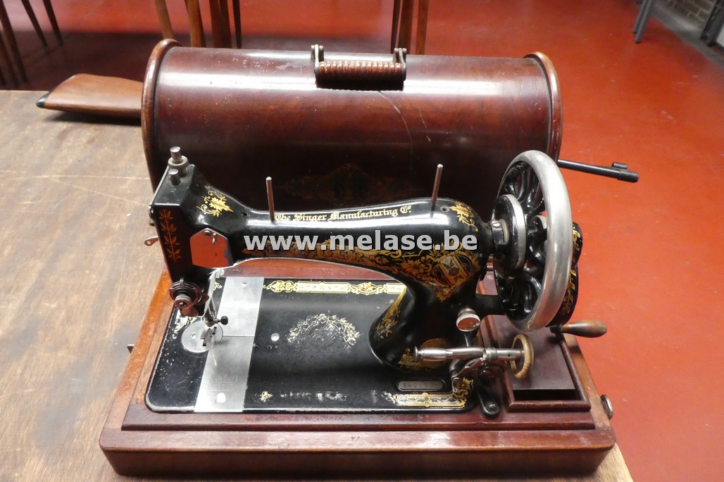 Antieke naaimachine "Singer"