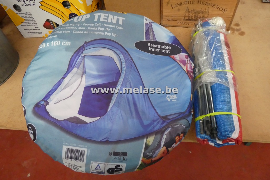 Pop-up tent + windzeil