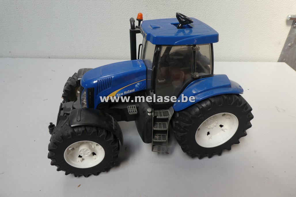 Miniatuurtractor "New Holland"