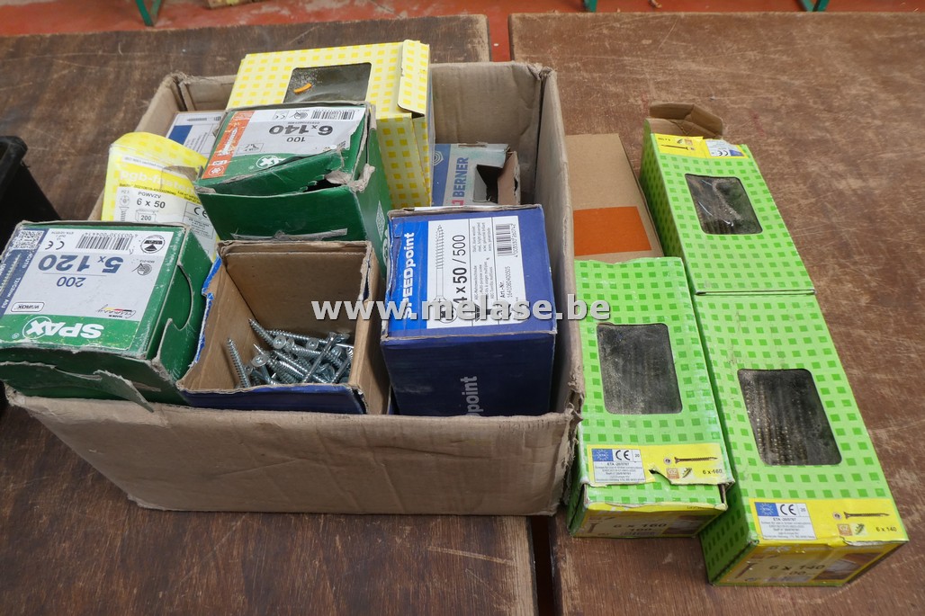 Diverse vijzen en bouten