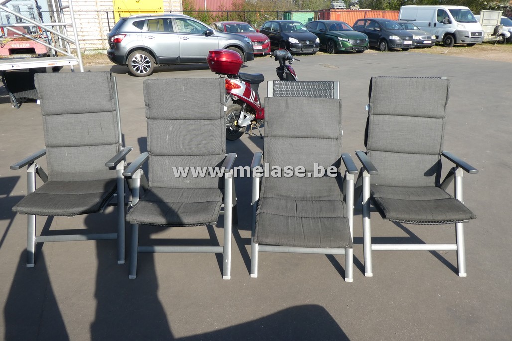 Verstelbare tuinstoelen met kussen