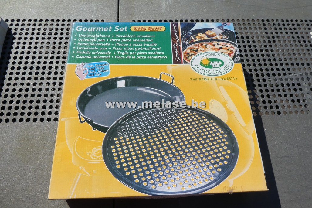 Geëmailleerd universele pan en pizzarooster "Outdoorchef"