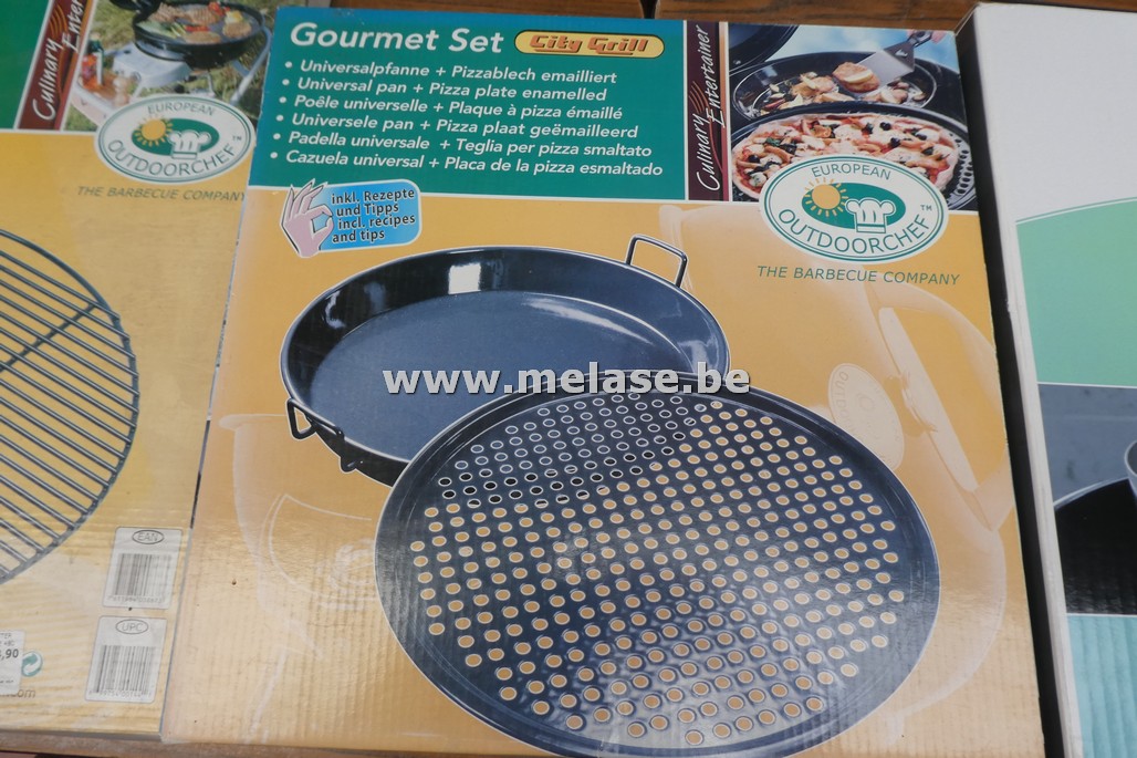 Geëmailleerd universele pan en pizzarooster "Outdoorchef"