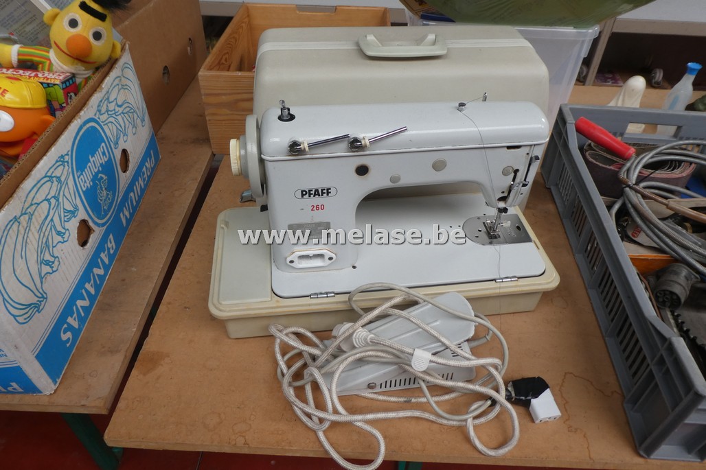 Naaimachine "Pfaff 260"